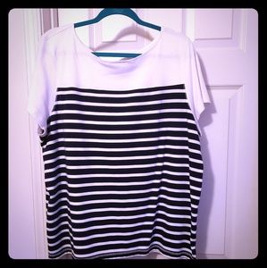 Very nice black and white top so soft like new